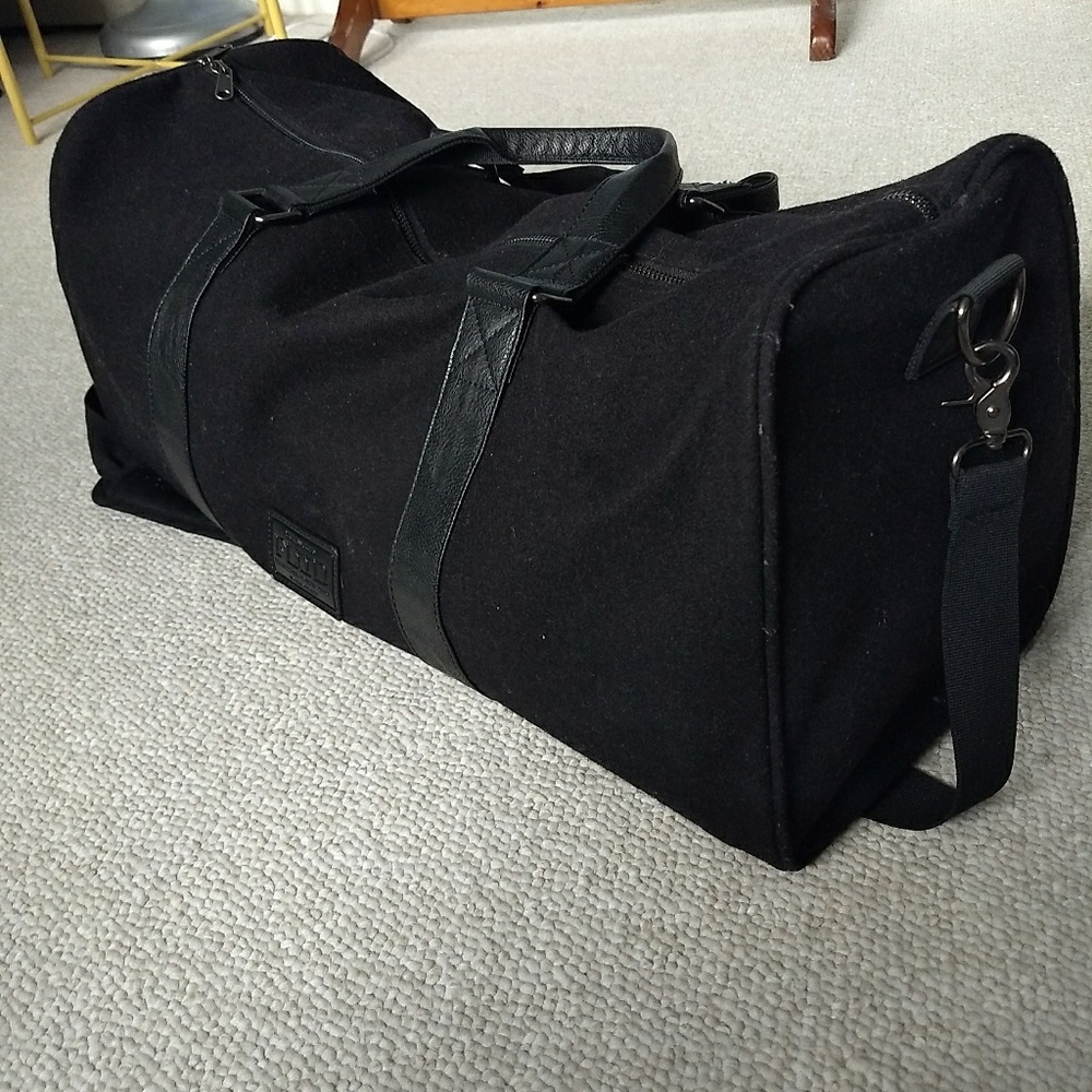 DUFFEL BAG